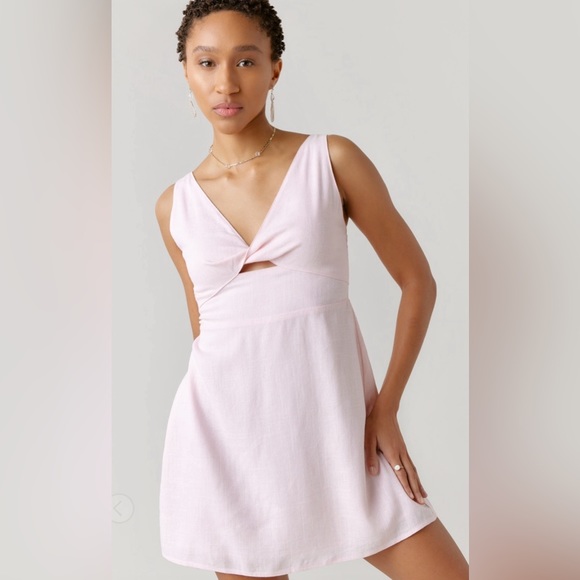 🌸LAST 1️⃣🌸New Francesca’s Stella Knotted Front Mini Dress - Picture 2 of 6